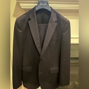 Hugo Boss Reda Super 100 suit in Black.